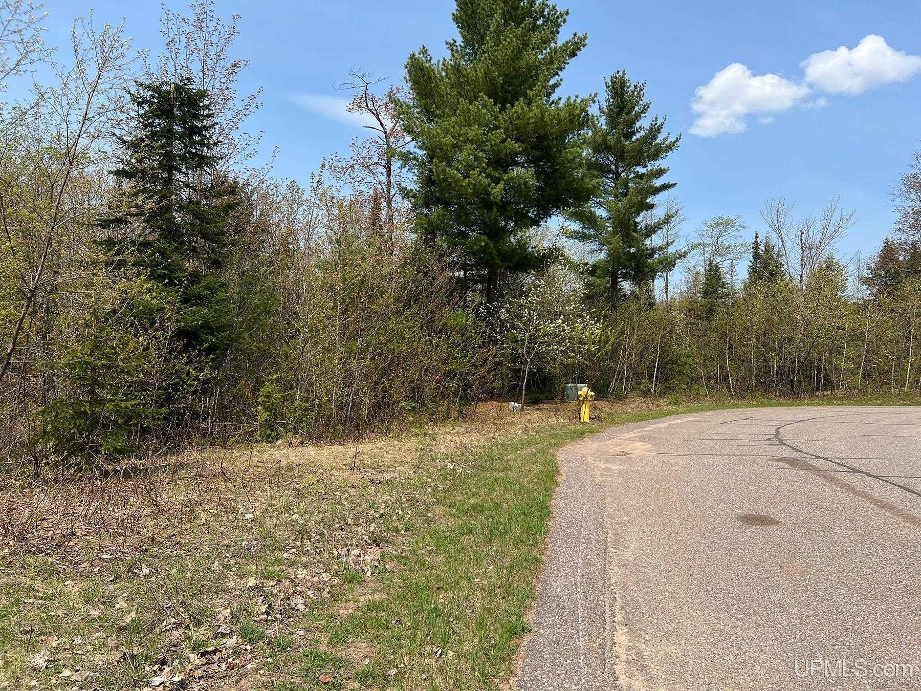 1.1 Acres of Residential Land for Sale in Marquette, Michigan