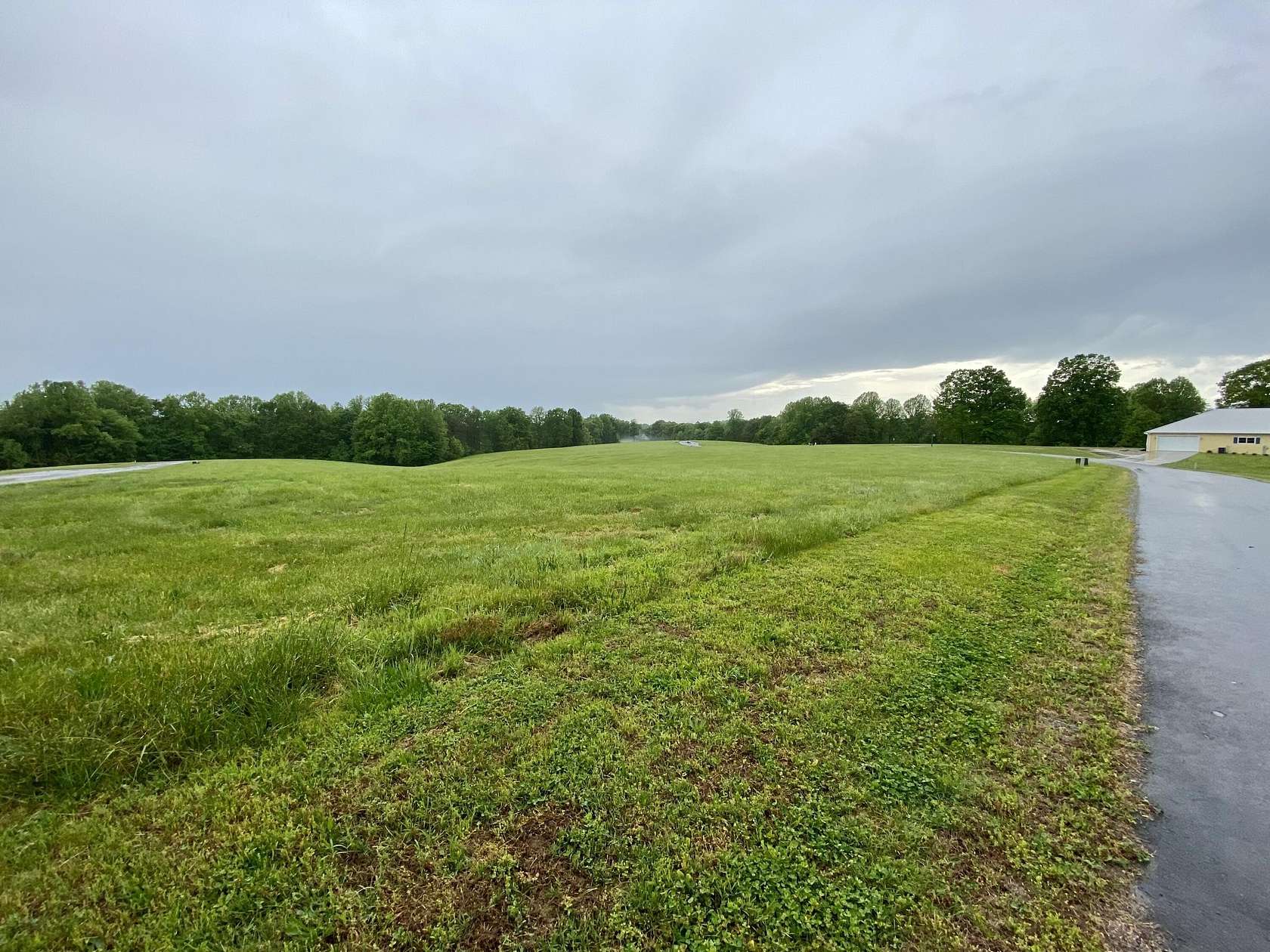 1 Acre of Residential Land for Sale in Russell Springs, Kentucky