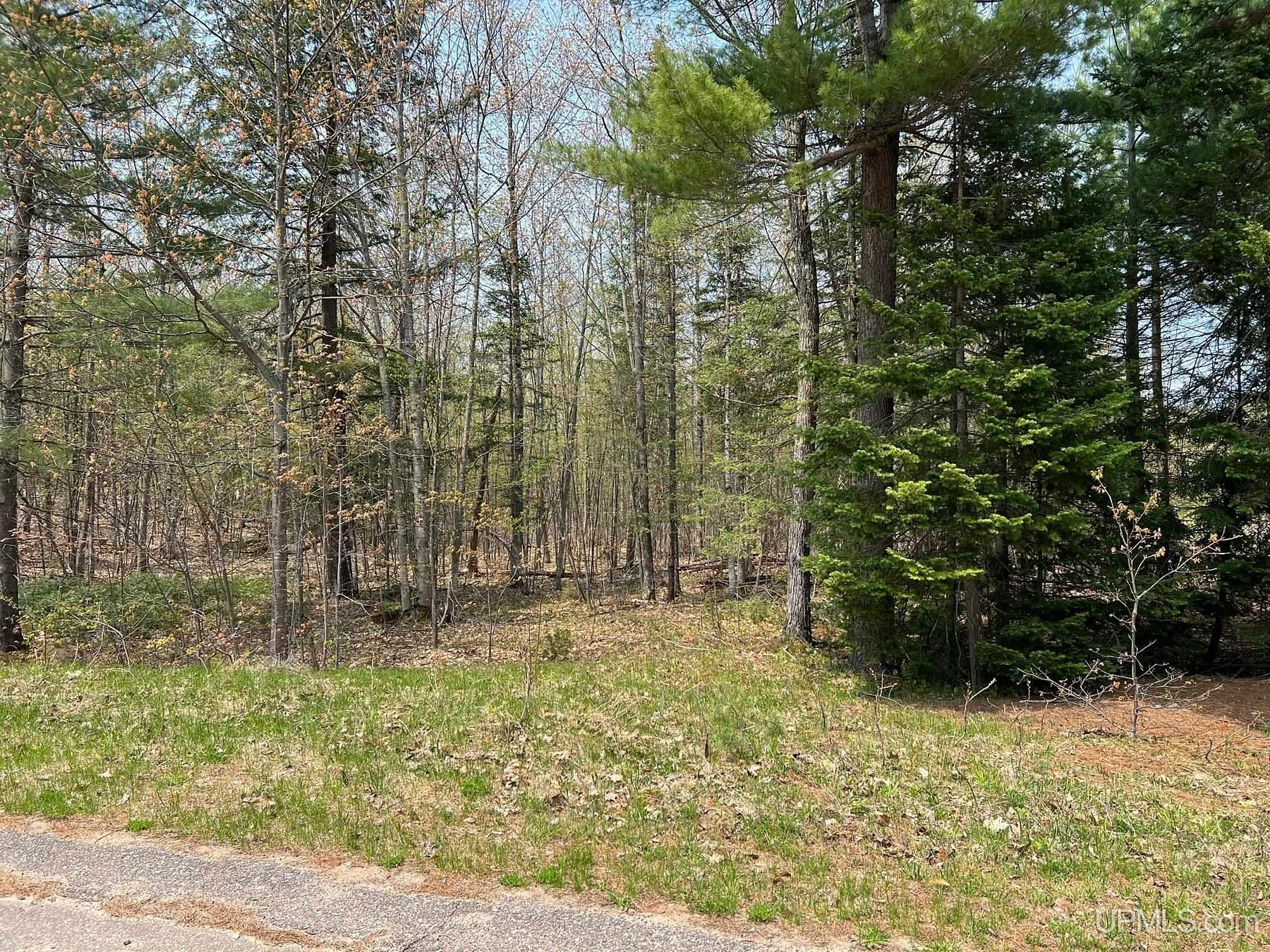1.3 Acres of Residential Land for Sale in Marquette, Michigan