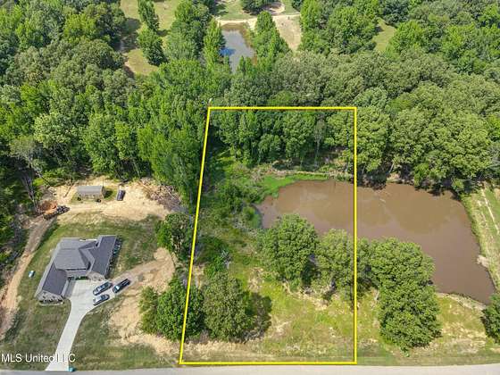1.5 Acres of Residential Land for Sale in Nesbit, Mississippi