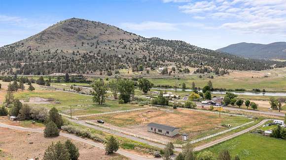 2.9 Acres of Residential Land with Home for Sale in Klamath Falls, Oregon