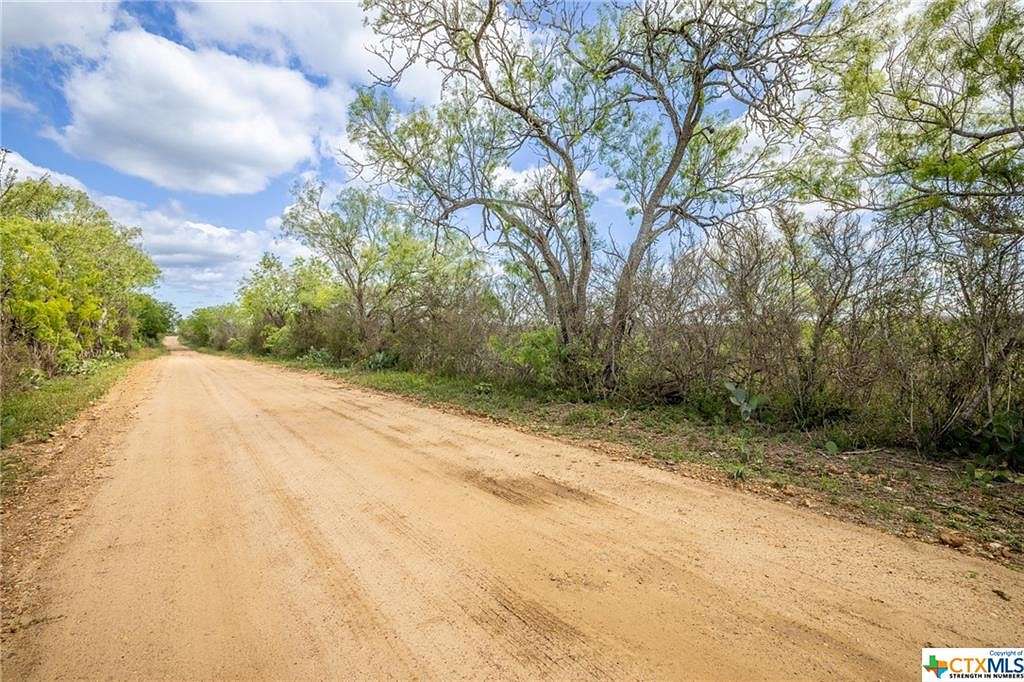 4 Acres of Residential Land for Sale in Nixon, Texas