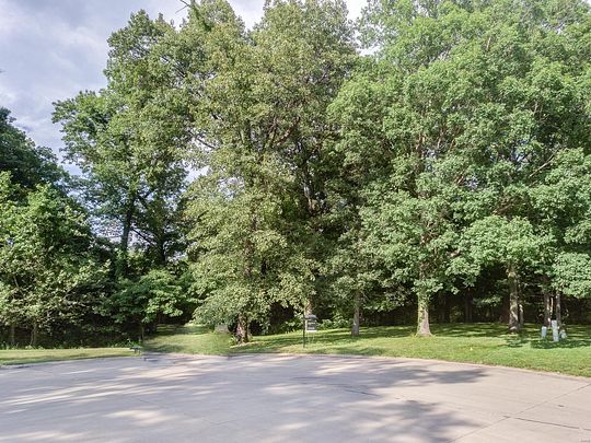 1.1 Acres of Residential Land for Sale in Caseyville, Illinois