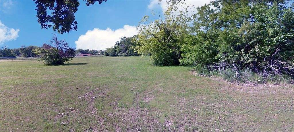 1.3 Acres of Residential Land for Sale in Terrell, Texas