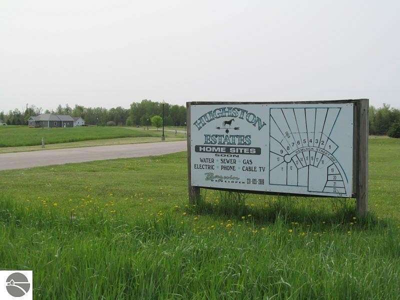 28.6 Acres of Recreational & Residential Land for Sale in McBain, Michigan