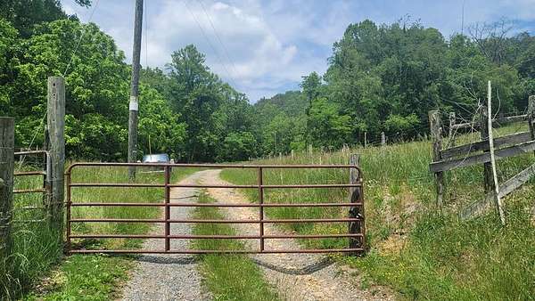 419 Acres of Recreational Land for Sale in Chilhowie, Virginia