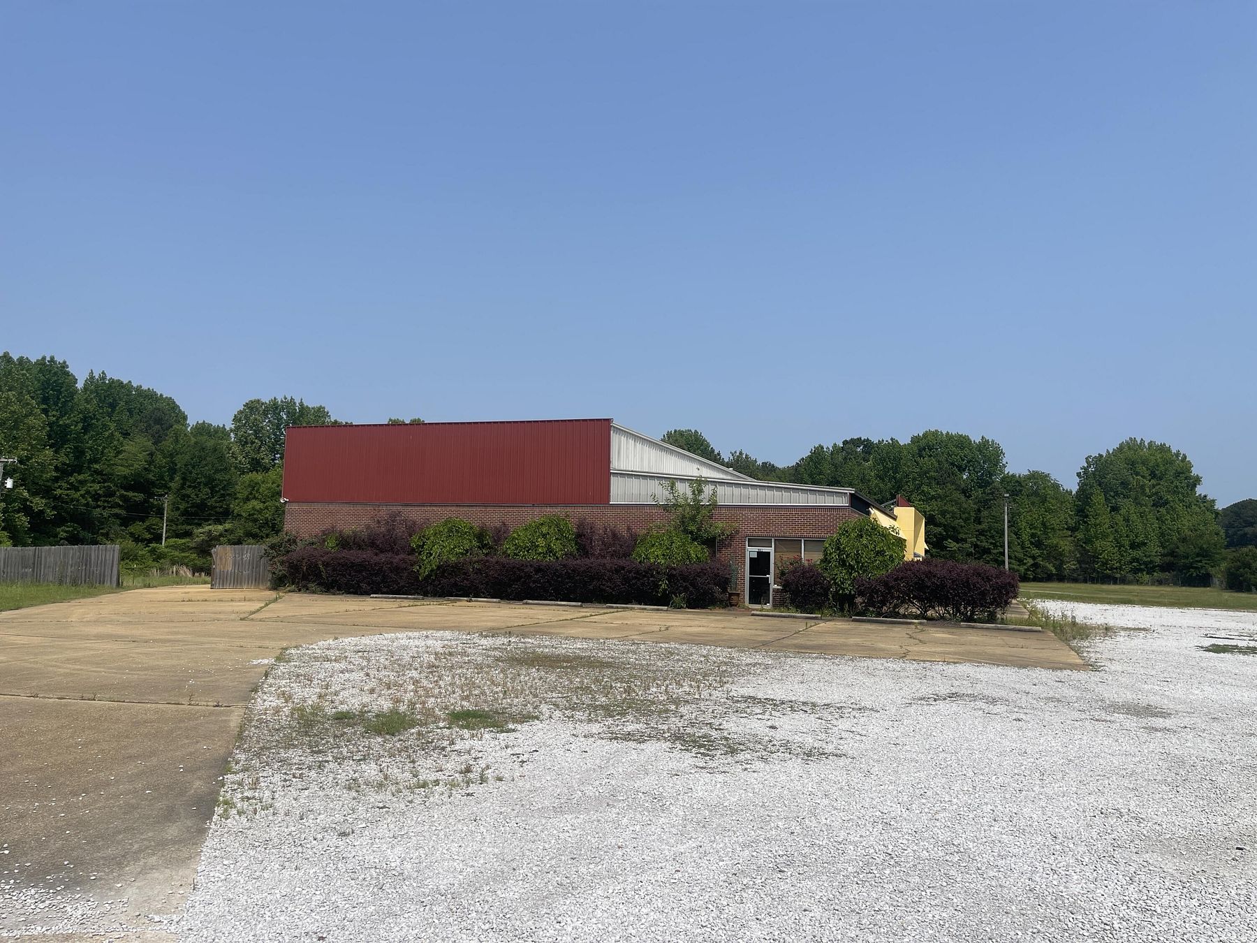 4.1 Acres of Improved Commercial Land for Sale in New Albany, Mississippi