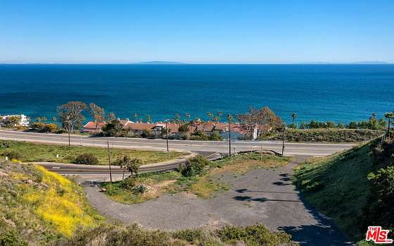5.2 Acres of Land for Sale in Malibu, California