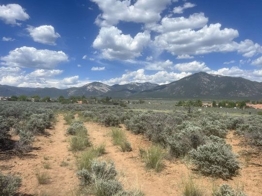 4 Acres of Land for Sale in El Prado, New Mexico
