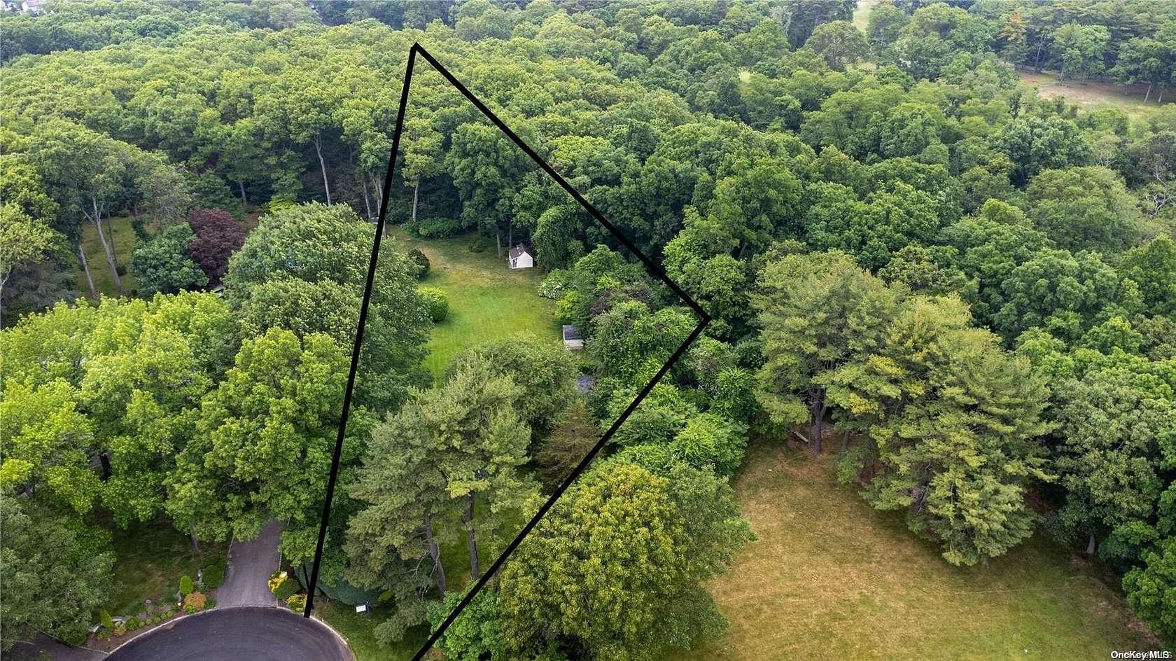 1 Acre of Residential Land for Sale in Oyster Bay, New York