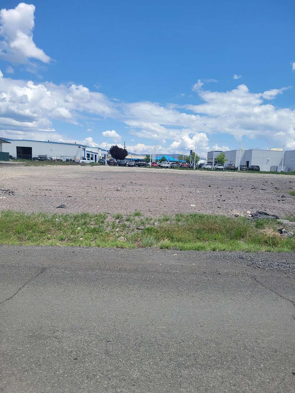 1 Acre of Commercial Land for Sale in Klamath Falls, Oregon