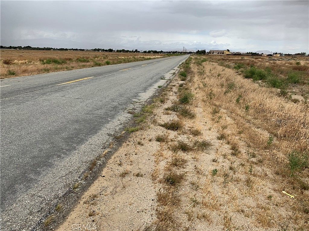 3.146 Acres of Land for Sale in Antelope Acres, California