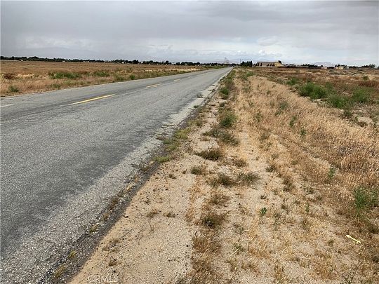 3.1 Acres of Land for Sale in Antelope Acres, California