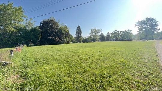 4.8 Acres of Residential Land for Sale in Rockwood, Michigan