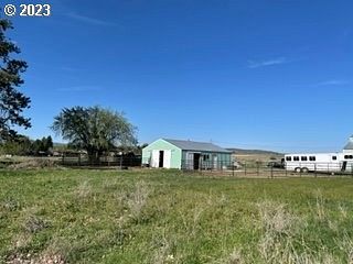 2.1 Acres of Commercial Land for Sale in Goldendale, Washington