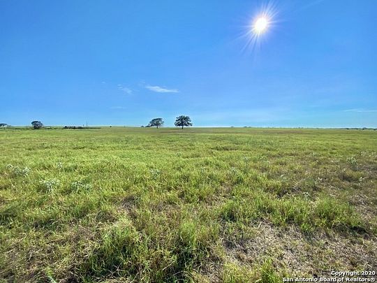 10 Acres of Land for Sale in Floresville, Texas