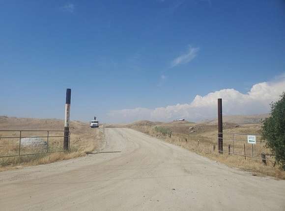 91.9 Acres of Land for Sale in Ducor, California