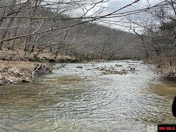 5.75 Acres of Land for Sale in Yellville, Arkansas