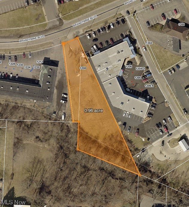 0.96 Acres of Commercial Land for Sale in Zanesville, Ohio