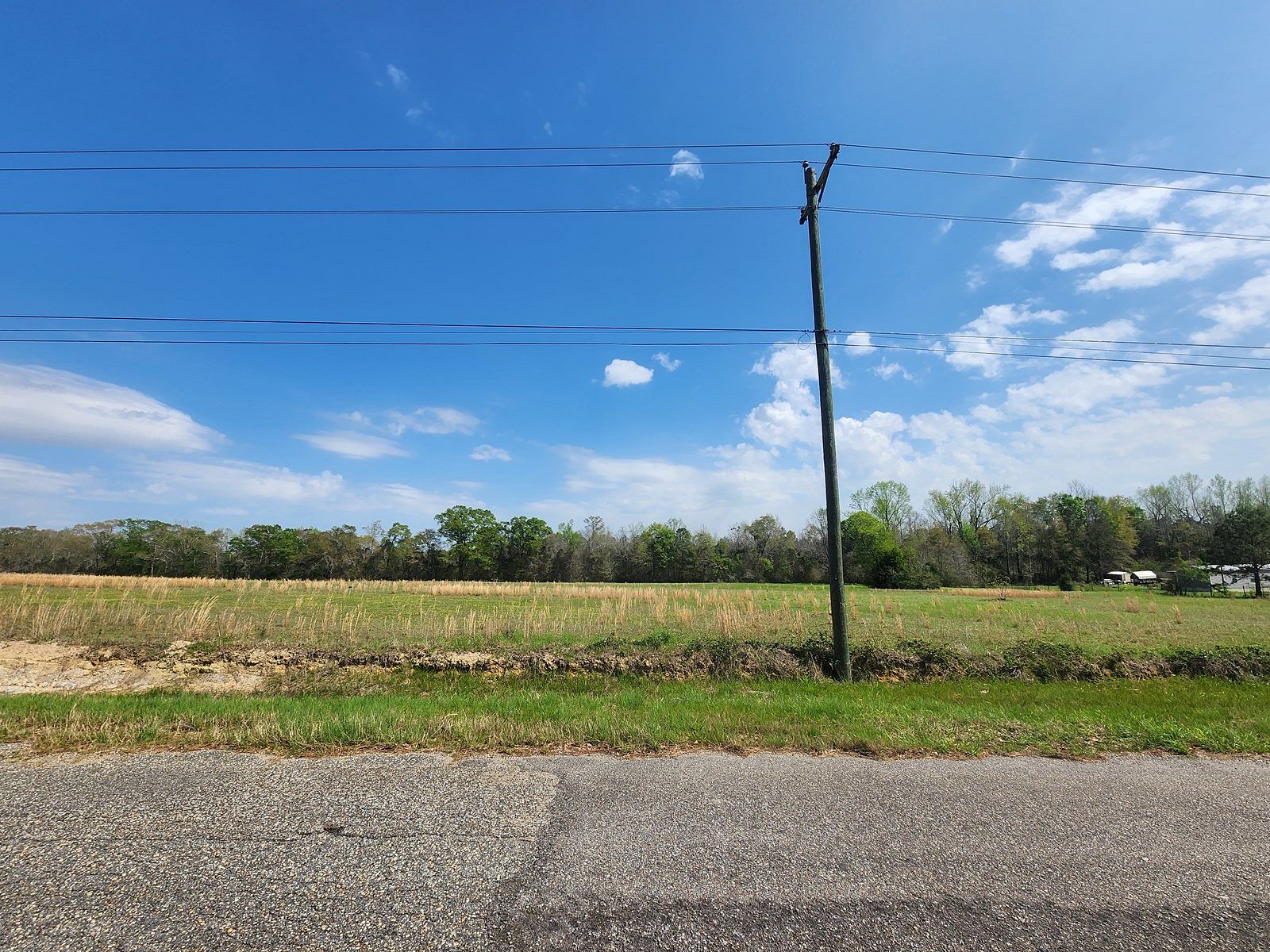 1.6 Acres of Residential Land for Sale in Cottonwood, Alabama