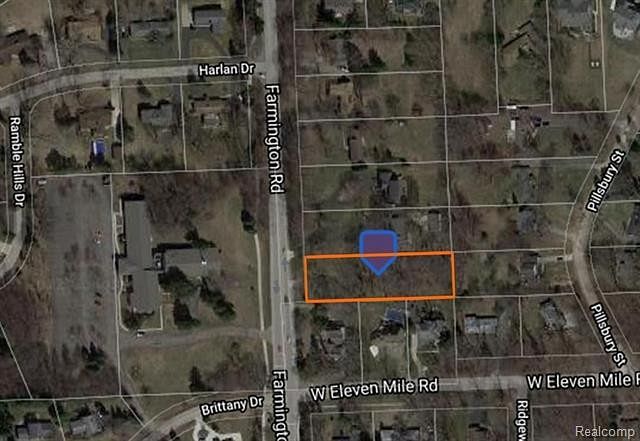 0.9 Acres of Residential Land for Sale in Farmington Hills, Michigan