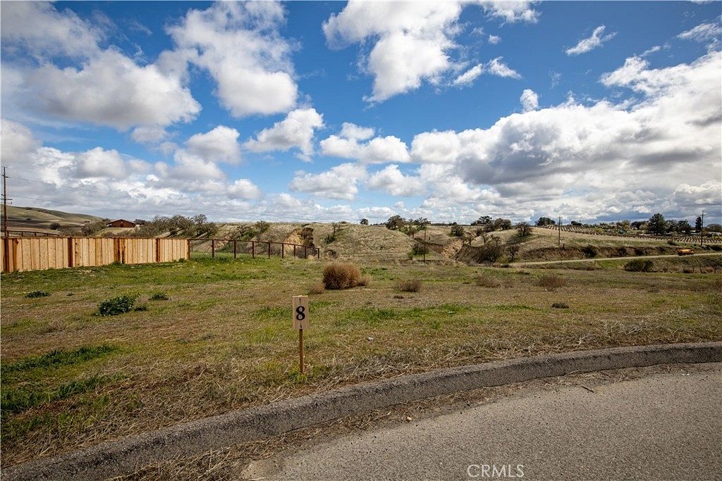1 Acre of Residential Land for Sale in San Miguel, California