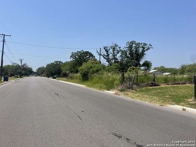 5 Acres of Mixed-Use Land for Sale in Pleasanton, Texas