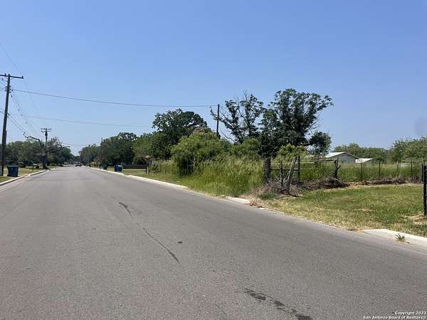 5.53 Acres of Mixed-Use Land for Sale in Pleasanton, Texas