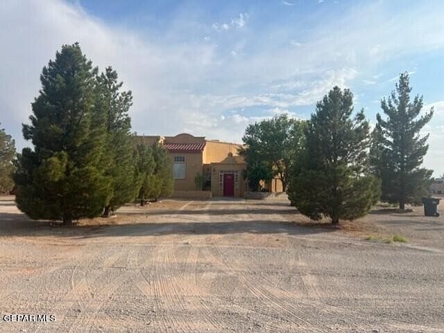2.1 Acres of Residential Land with Home for Sale in El Paso, Texas