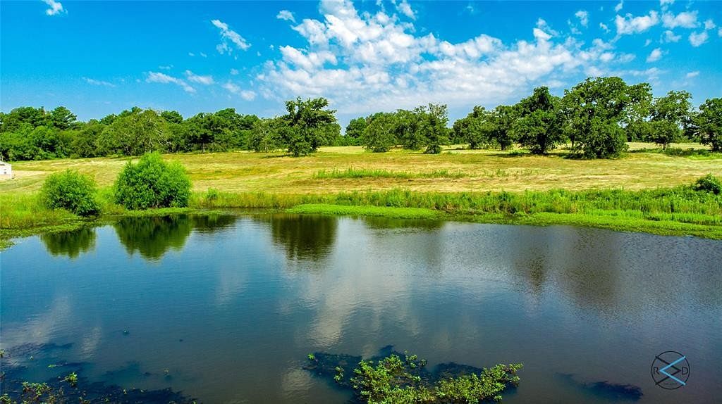 6 Acres of Land for Sale in Athens, Texas