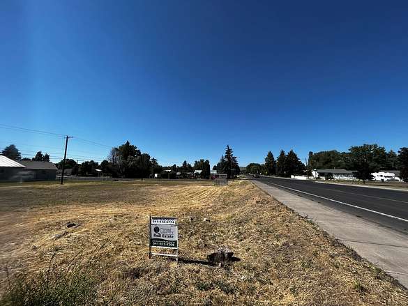 0.23 Acres of Commercial Land for Sale in Hines, Oregon