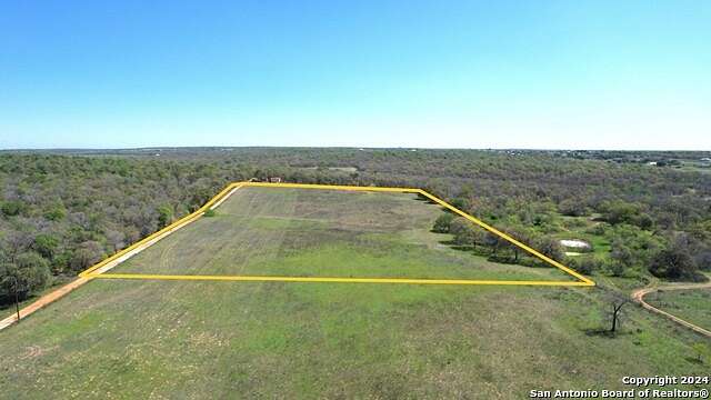 15 Acres of Land for Sale in La Vernia, Texas