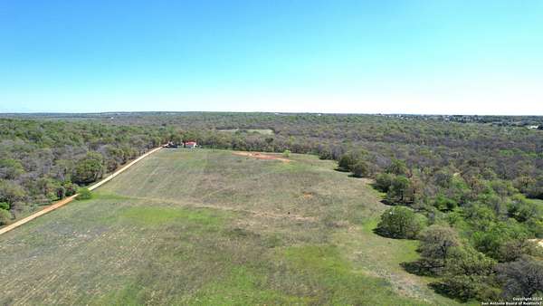 15 Acres of Land for Sale in La Vernia, Texas