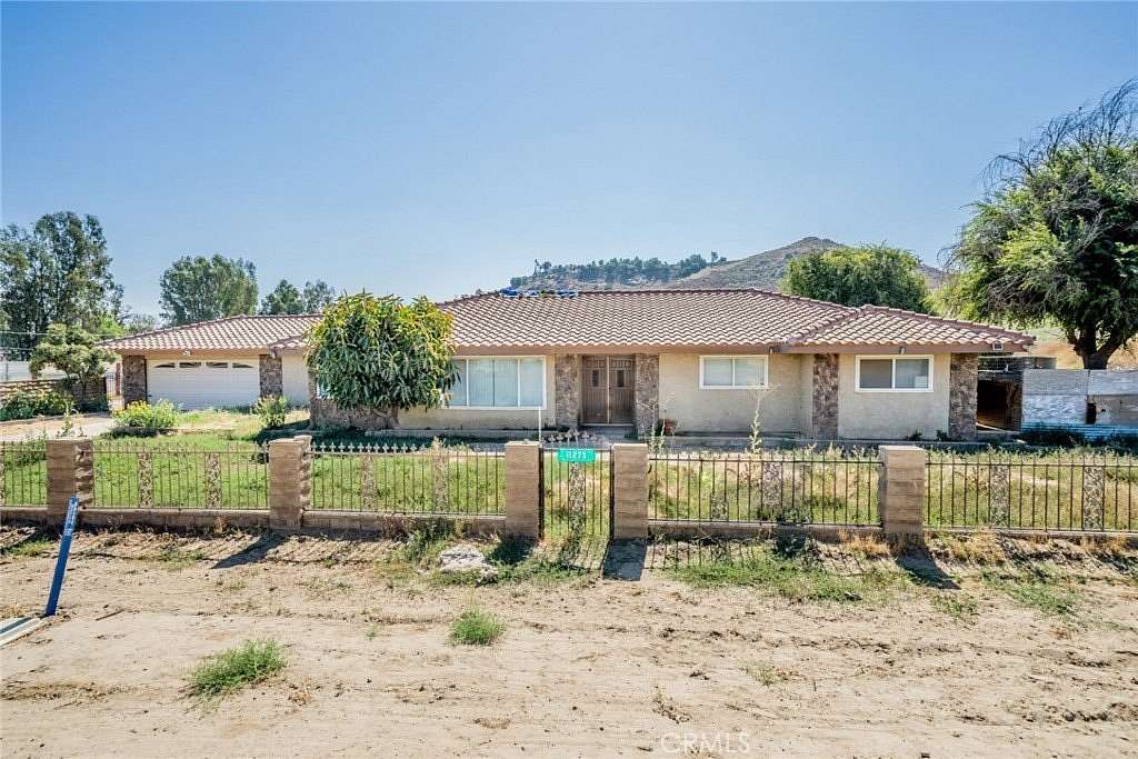 4.1 Acres of Land with Home for Sale in Bloomington, California