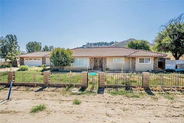 4.1 Acres of Land with Home for Sale in Bloomington, California