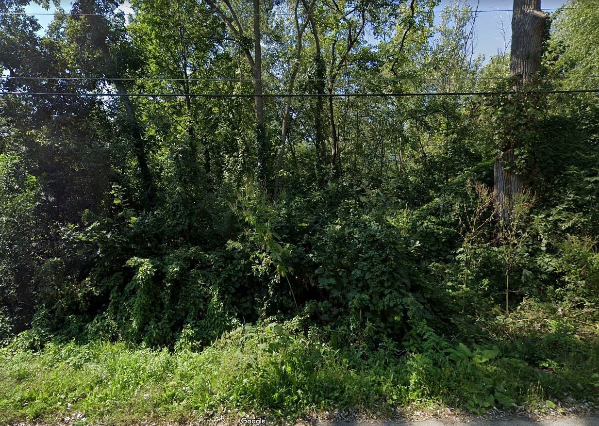 0.36 Acres of Residential Land for Sale in Waukegan, Illinois