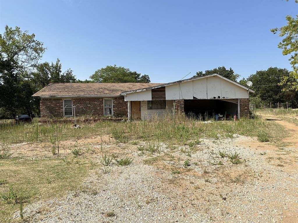 6.4 Acres of Residential Land with Home for Sale in Bowie, Texas