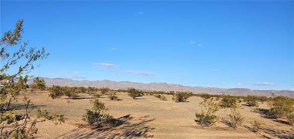 7.9 Acres of Residential Land for Sale in Golden Valley, Arizona