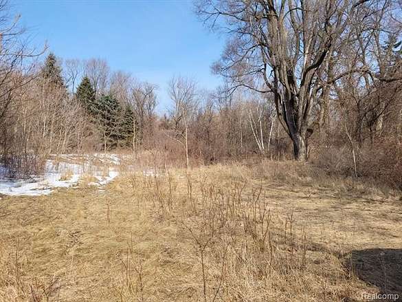 2.3 Acres of Residential Land for Sale in Waterford, Michigan