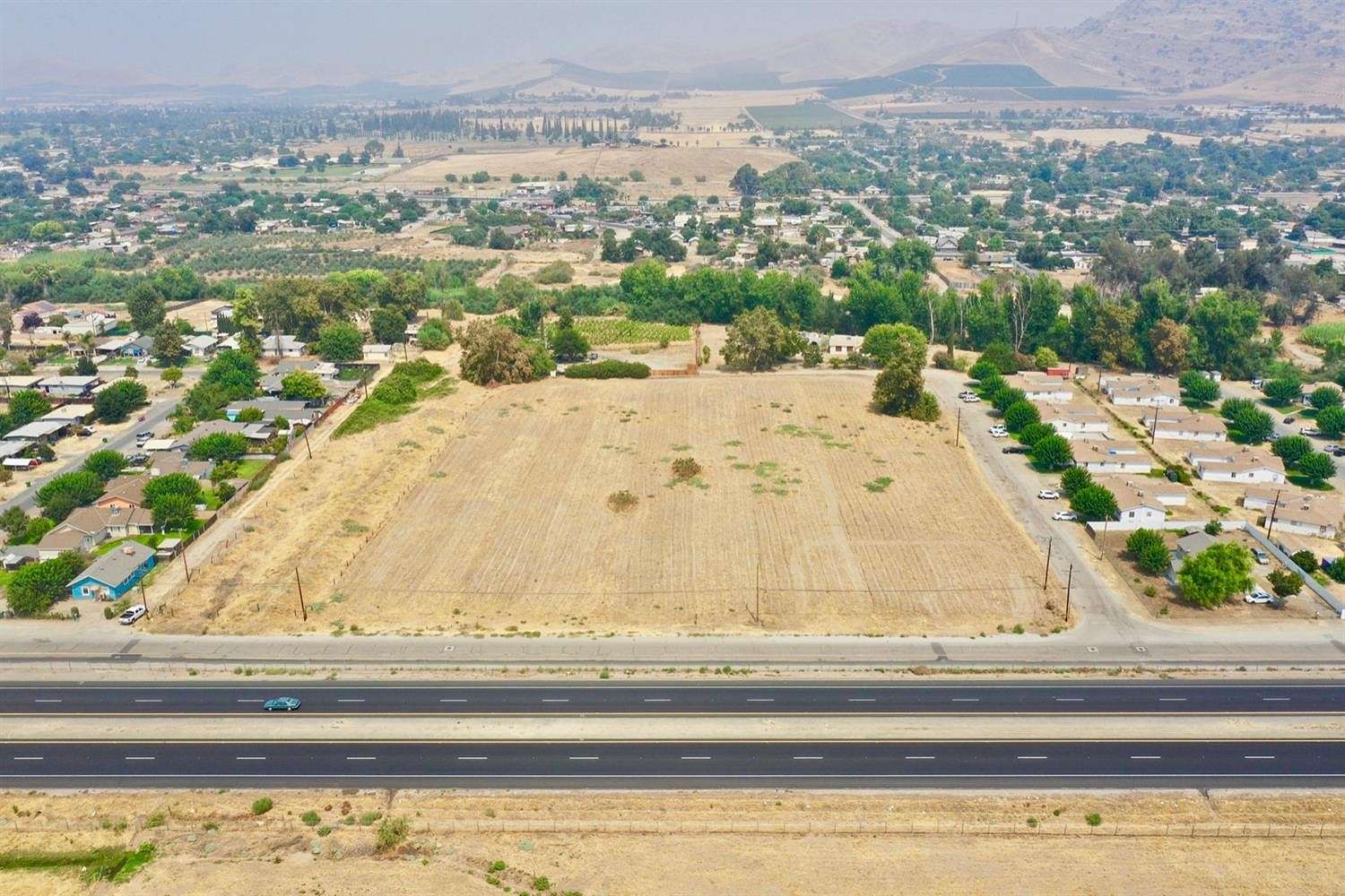 5 Acres of Residential Land for Sale in Porterville, California