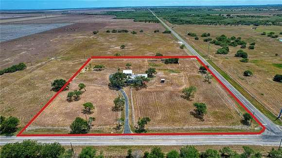 6.5 Acres of Residential Land with Home for Sale in Woodsboro, Texas