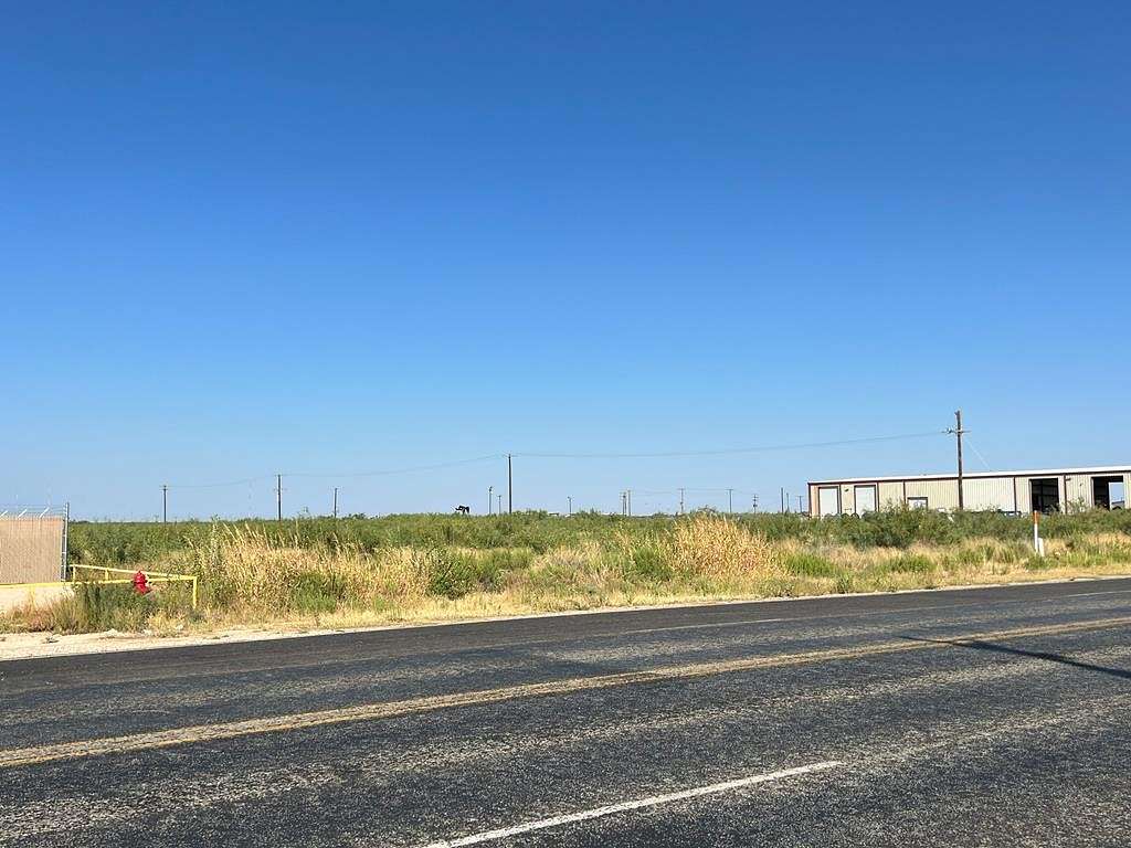 4 Acres of Land for Sale in Andrews, Texas