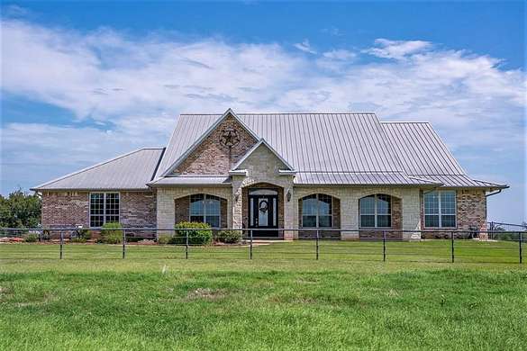 156 Acres of Agricultural Land with Home for Sale in Grand Saline, Texas