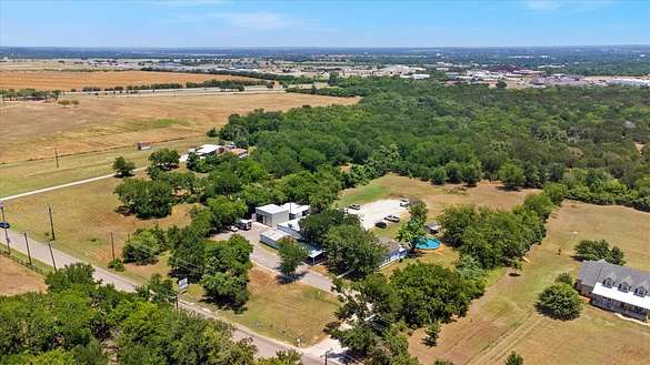 3 Acres of Improved Commercial Land for Sale in Granbury, Texas