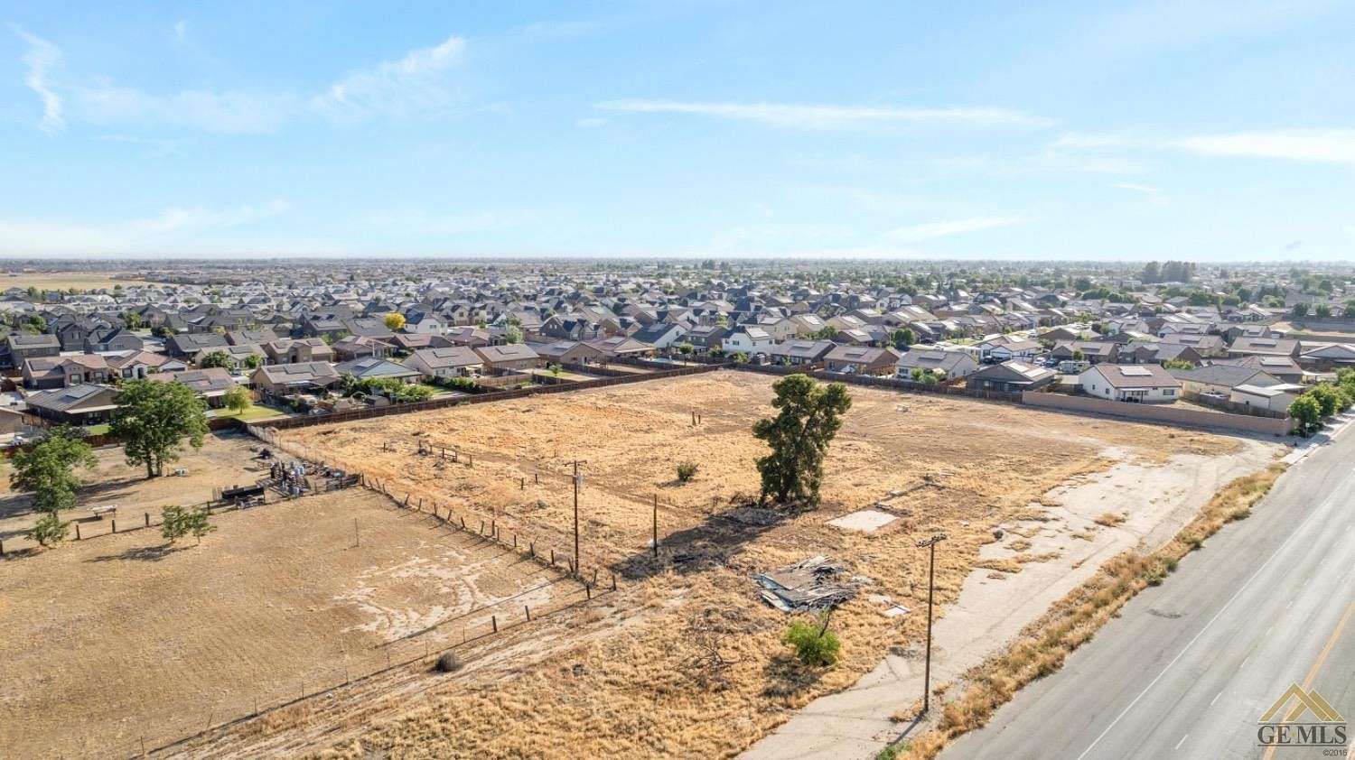 3.74 Acres of Commercial Land for Sale in Bakersfield, California