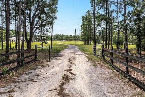 21 Acres of Agricultural Land for Sale in DeFuniak Springs, Florida