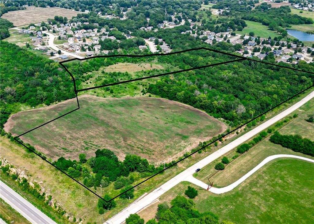 29.4 Acres of Land for Sale in Louisburg, Kansas