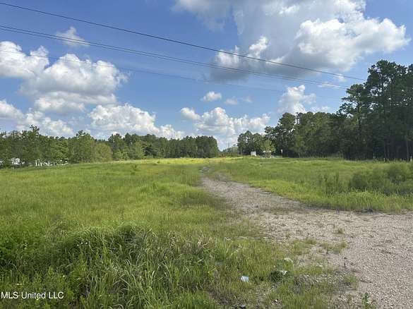 2.62 Acres of Commercial Land for Sale in Moss Point, Mississippi