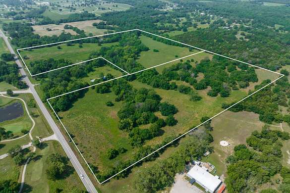 30 Acres of Recreational Land for Sale in Coffeyville, Kansas