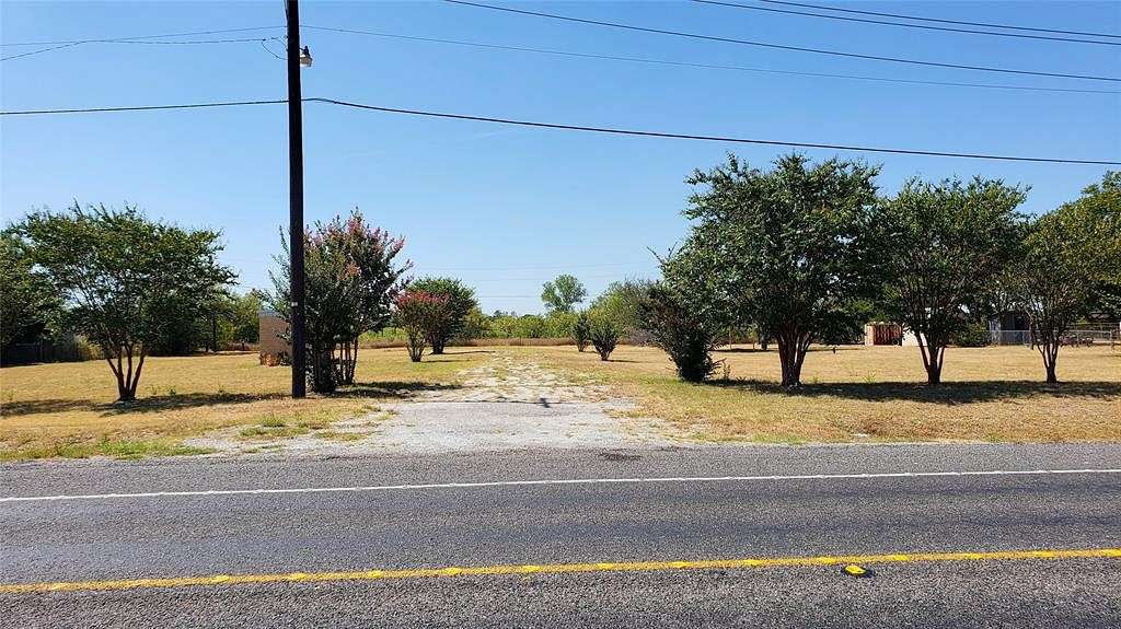10 Acres of Improved Residential Land for Sale in Mineral Wells, Texas